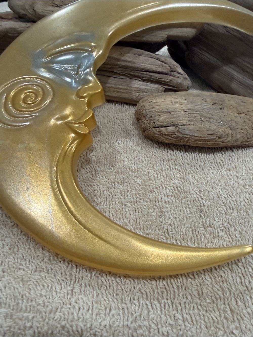 Decorative Gold Crescent Moon Wall Sculpture - Unbranded - Picture 6 of 10